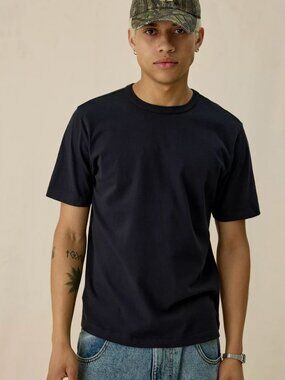 URBAN OUTFITTERS STANDARD CLOTH CLASSIC T-SHIRT